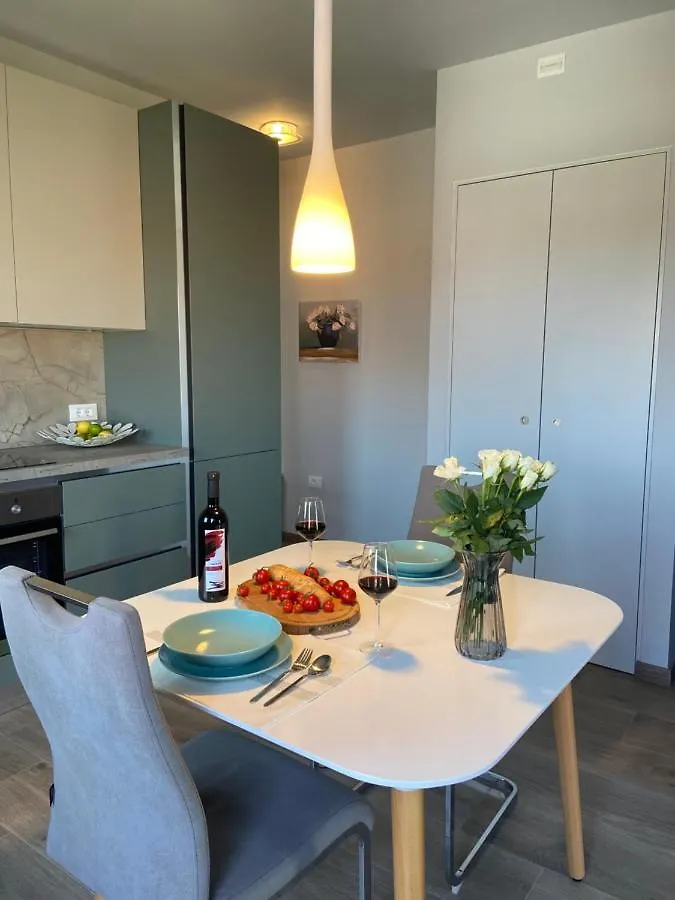 아파트 Apartmani Zuzic 포레치