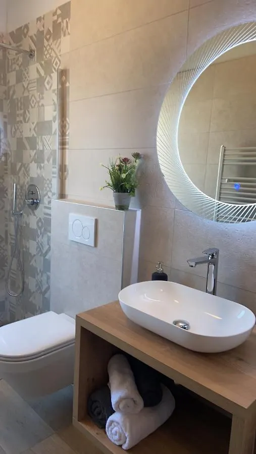 Apartmani Zuzic 波雷奇