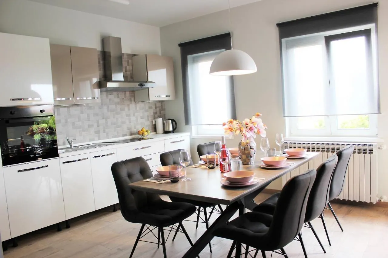 Apartmani Zuzic 포레치 아파트