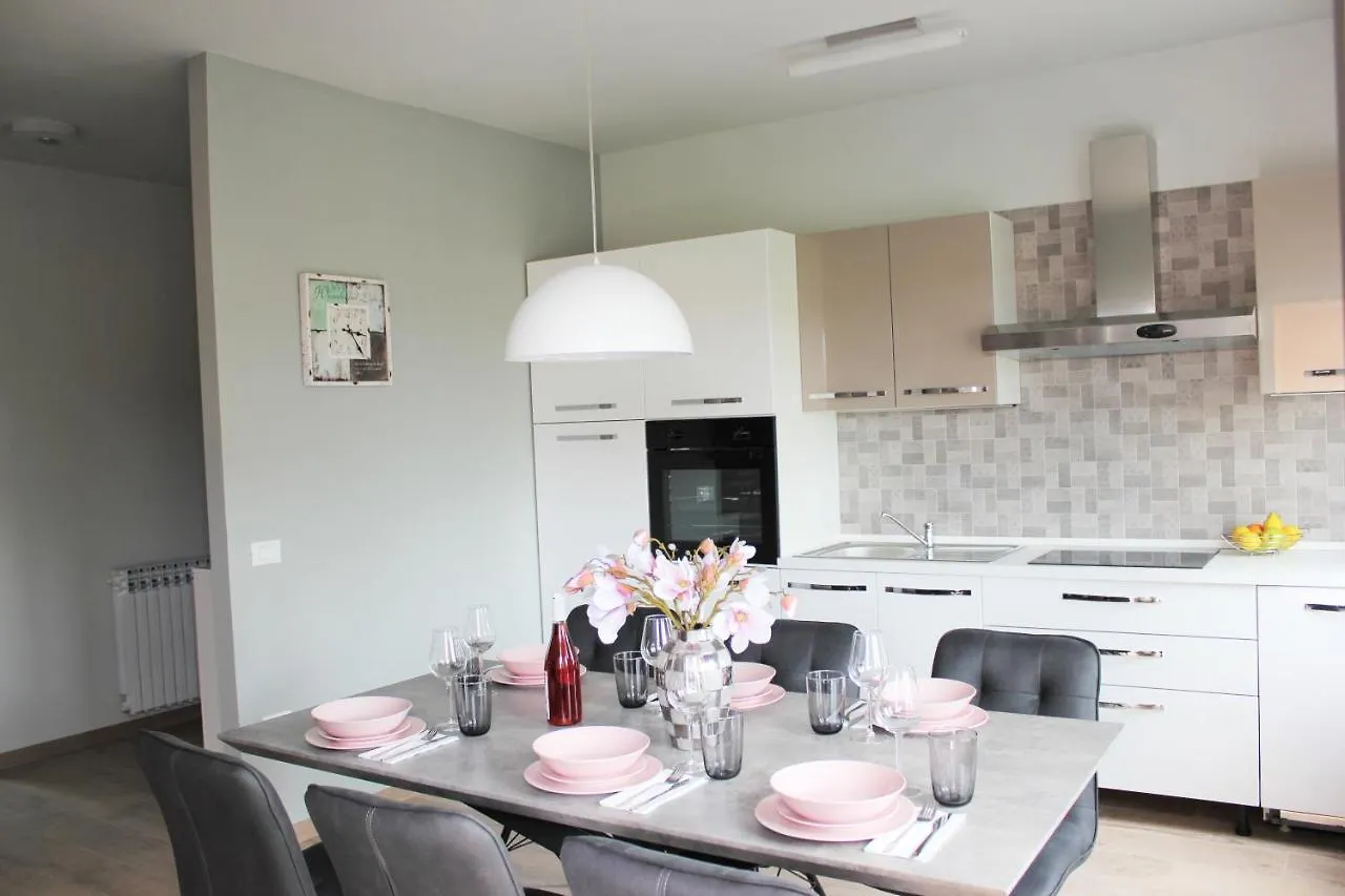 Apartmani Zuzic 포레치