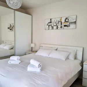 Juli No 2 Apartment