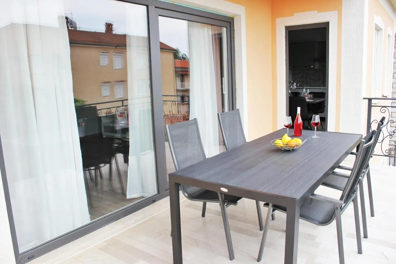 Appartamento Apartmani Zuzic Porec Croazia