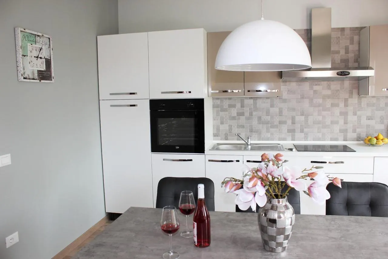 Apartmani Zuzic Porec 0*,  Croazia